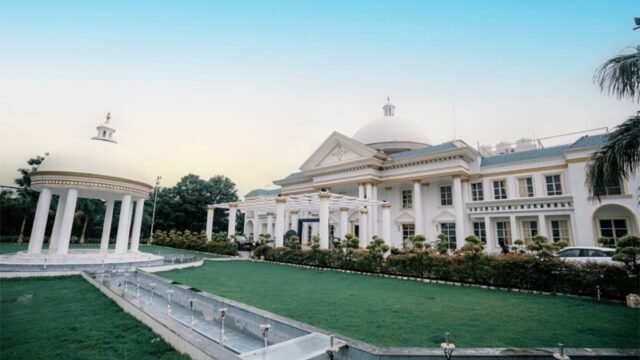 The-Royal-Palace-Dewas.jpg2_
